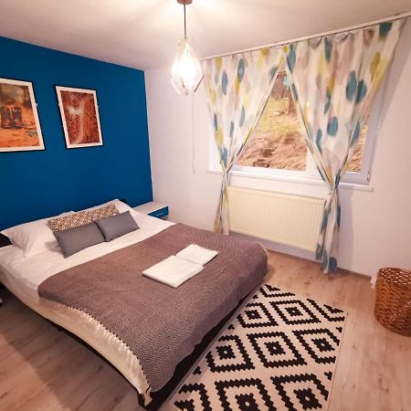 105500 Apartment Buşteni Екстериор снимка