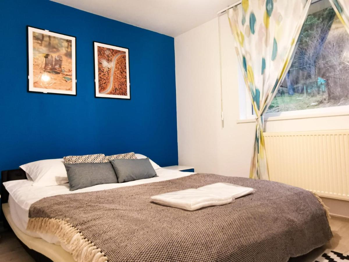 105500 Apartment Buşteni Екстериор снимка