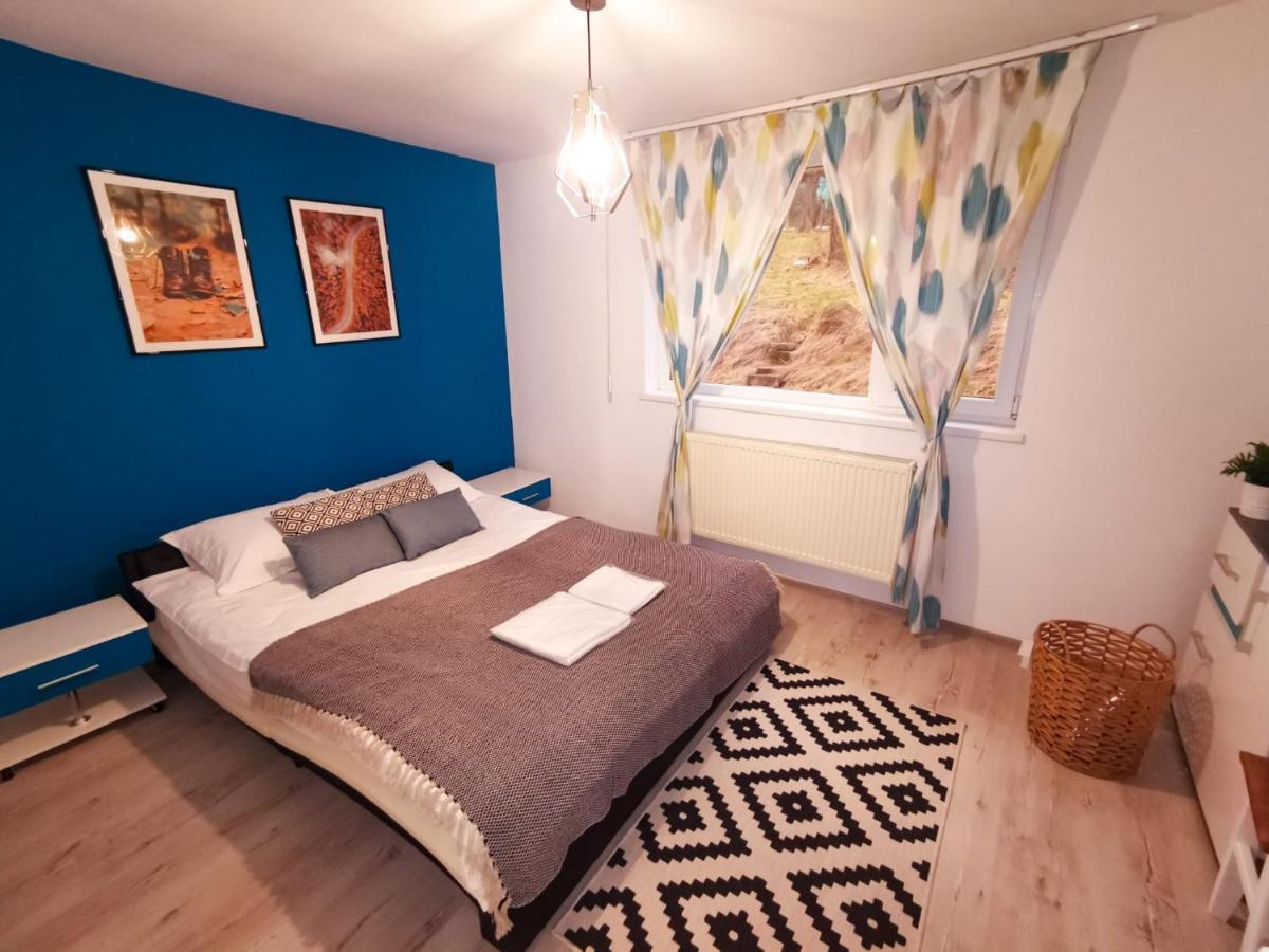 105500 Apartment Buşteni Екстериор снимка